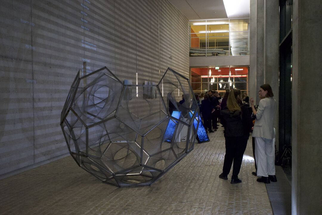 Kiki Prototype by Rasa Weber, Exhibition Opening »The Whispering World: Words by a Silent Sea« at French Embassy, Berlin Science Week 2024. Photo: Matters of Activity
