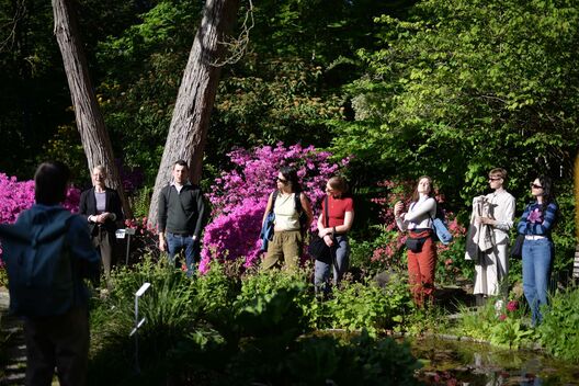 Vegetal Companions, Opening of Event Series, Rahel Kesselring, Robert Stock, Maja Avnat, Johanna Hehemeyer-Cürten, Emma Sicher, Späth-Arboretum, ＿matter Festival 2025. Photo: Johanna Hehemeyer-Cürten
