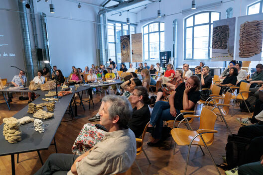 Entangled – Architectural Yarns and Structural Textiles, Workshop, Maxie Schneider, Natalija Miodragović & Christiane Sauer, Deutsches Architektur Zentrum, ＿matter Festival 2025. Photo: Benjamin Renter
